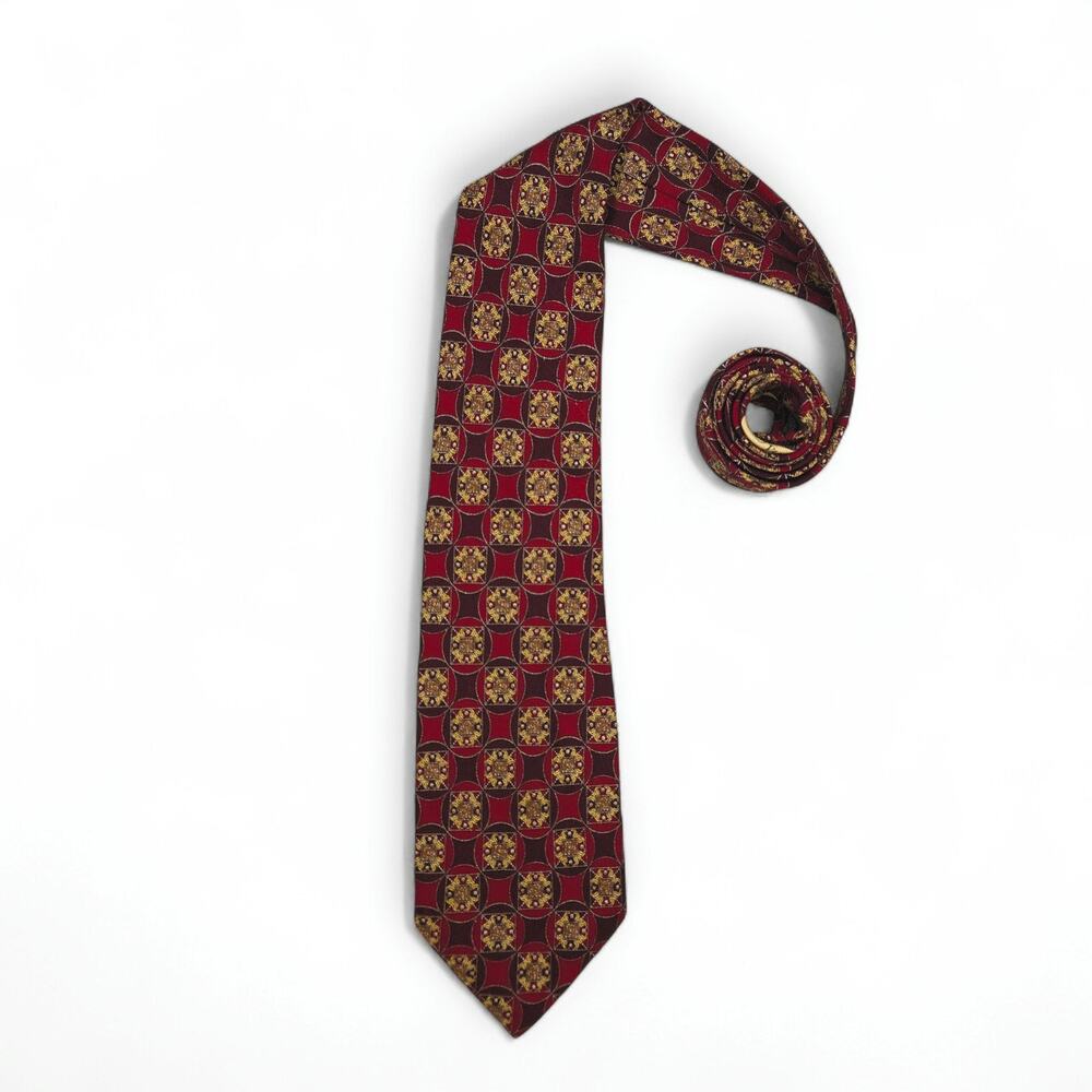 VTG EUC Valentino Cravat Hand Made Italy Silk Red Neck Tie Geometric Pattern